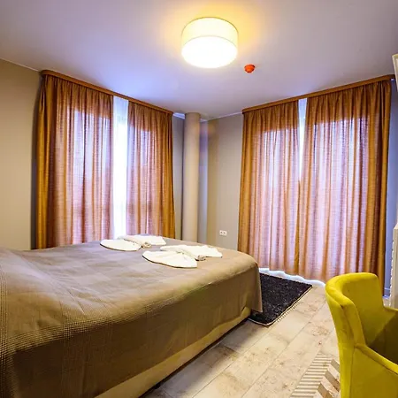 Antique Boutique 3*